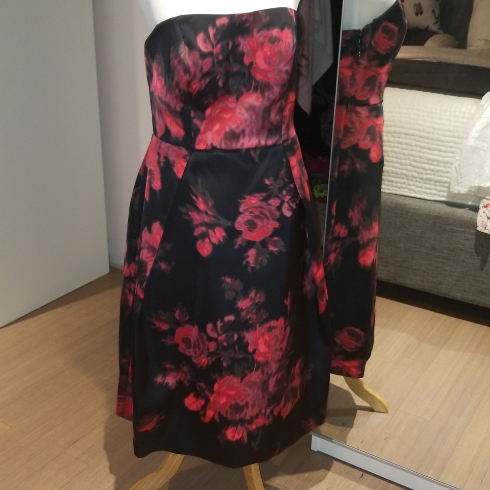 Lord and Taylor strapless party dress